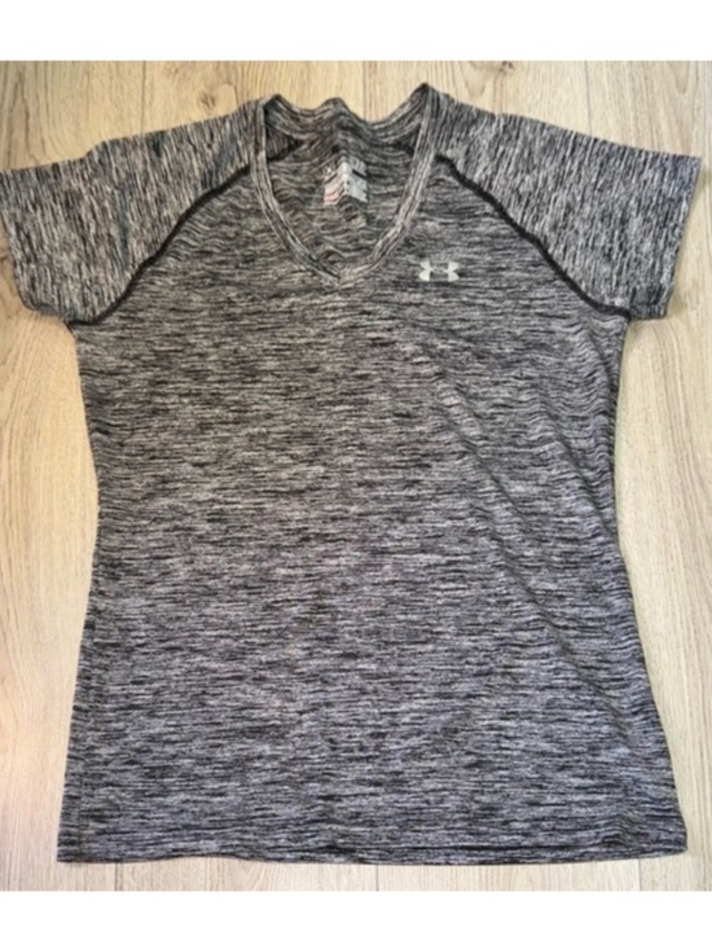 Under armour semi fitter heat gear grey black short sleeve shirt top